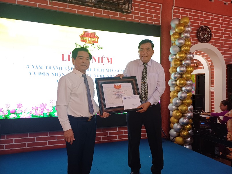 Hội Nghệ nhân và Thương hiệu Việt Nam tổ chức lễ công nhận Danh hiệu Nghệ nhân Quốc gia cho ông Nguyễn Văn Buôi